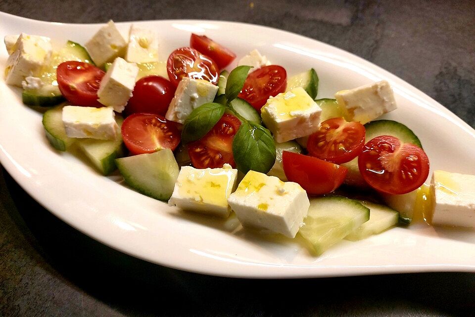 Gurken, Tomaten, Feta Salat