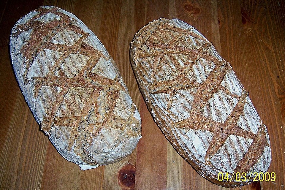 Sauerteigbrot mit Sonnenblumenkernen