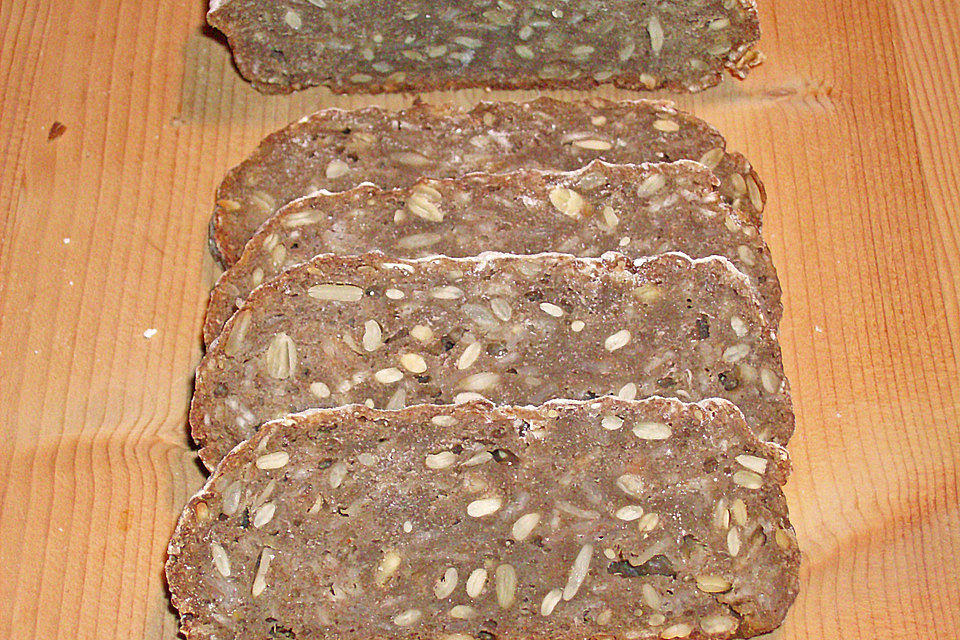 Sauerteigbrot mit Sonnenblumenkernen