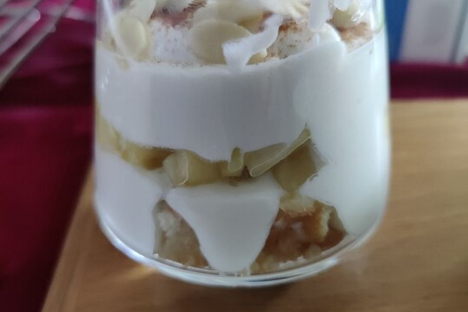 Geschichtete Apfel - Marzipan - Creme