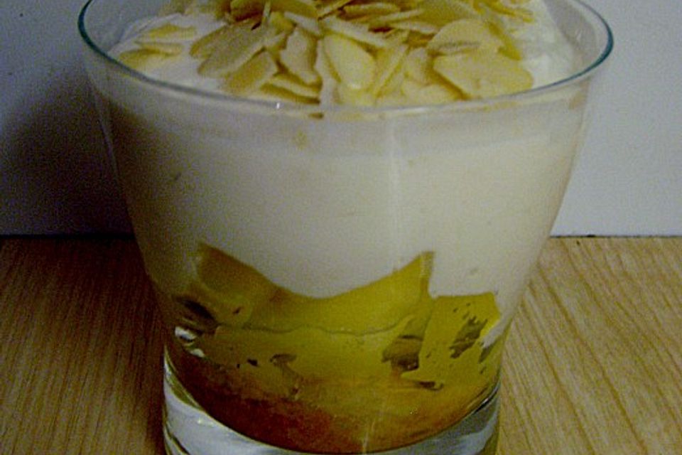 Geschichtete Apfel - Marzipan - Creme