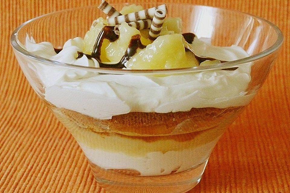 Geschichtete Apfel - Marzipan - Creme