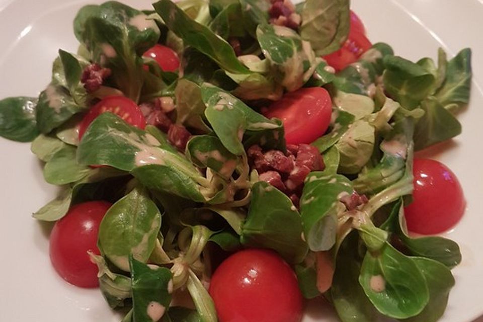 Feldsalat mit Sahne-Speck-Sauce