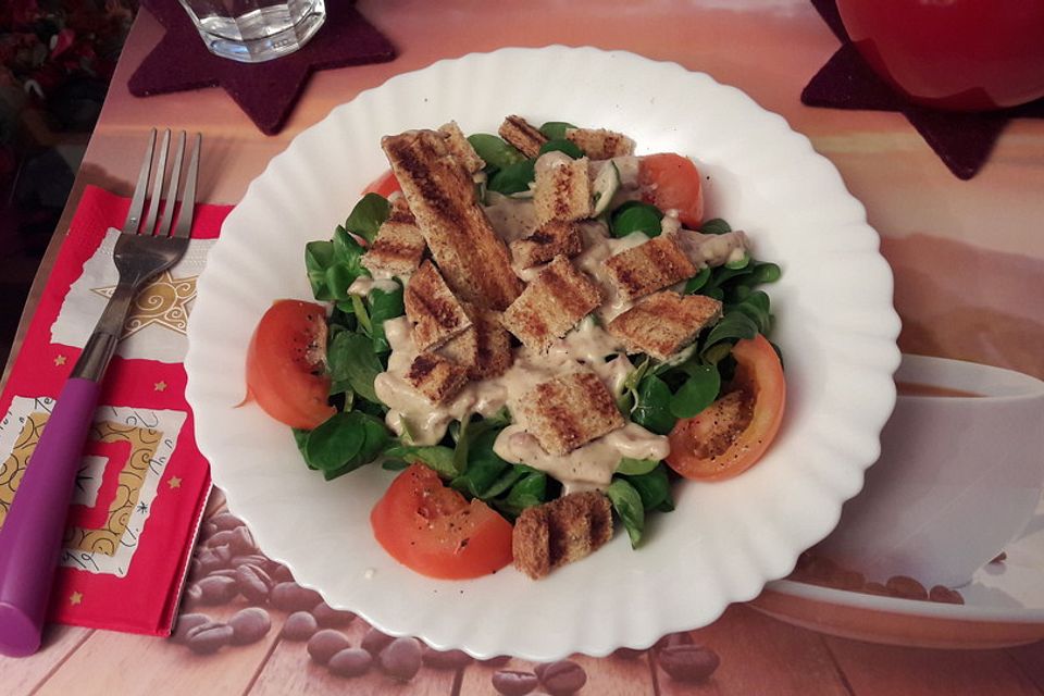 Feldsalat mit Sahne-Speck-Sauce