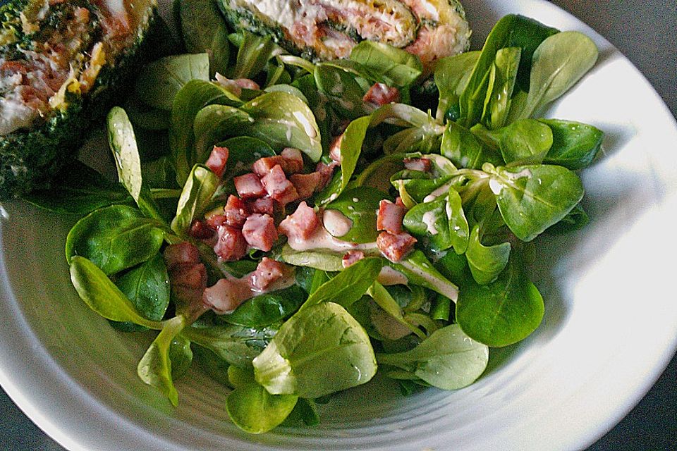 Feldsalat mit Sahne-Speck-Sauce