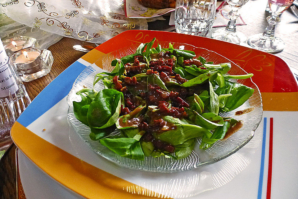 Feldsalat mit Sahne-Speck-Sauce