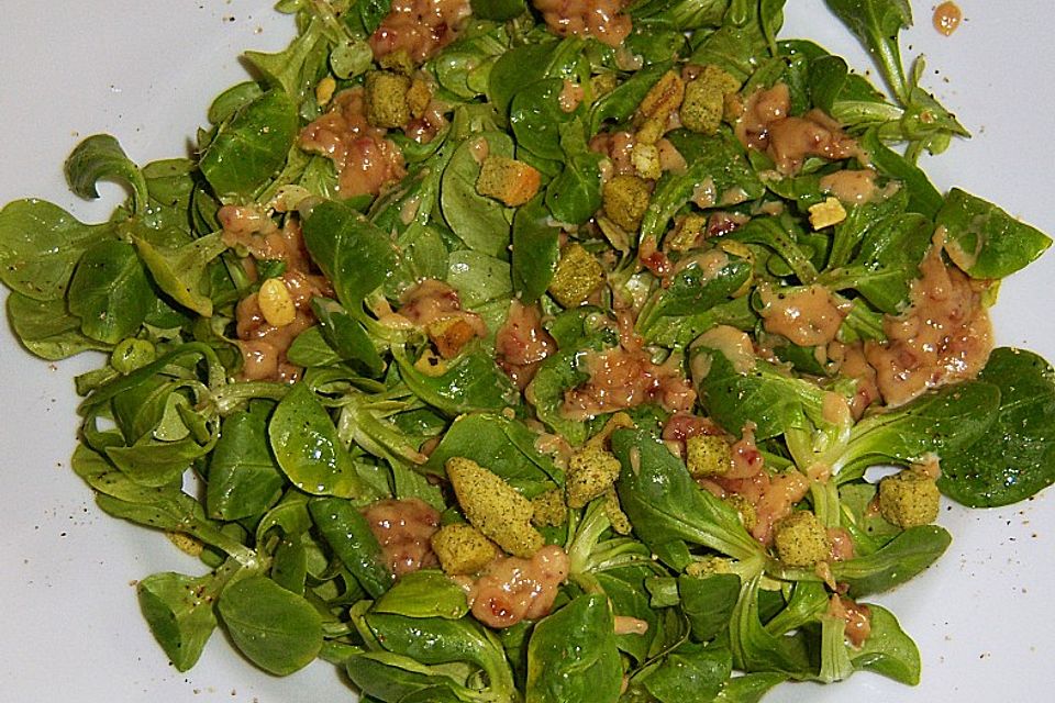 Feldsalat mit Sahne-Speck-Sauce