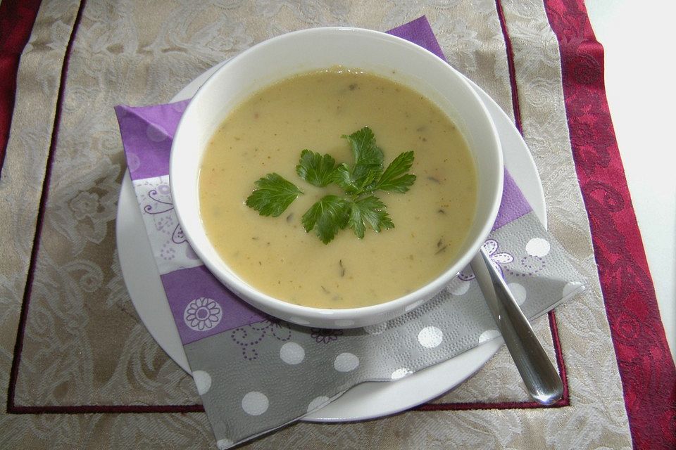 Kohlrabi-Petersilien-Suppe Kohlrabi-Petersilien-Suppe