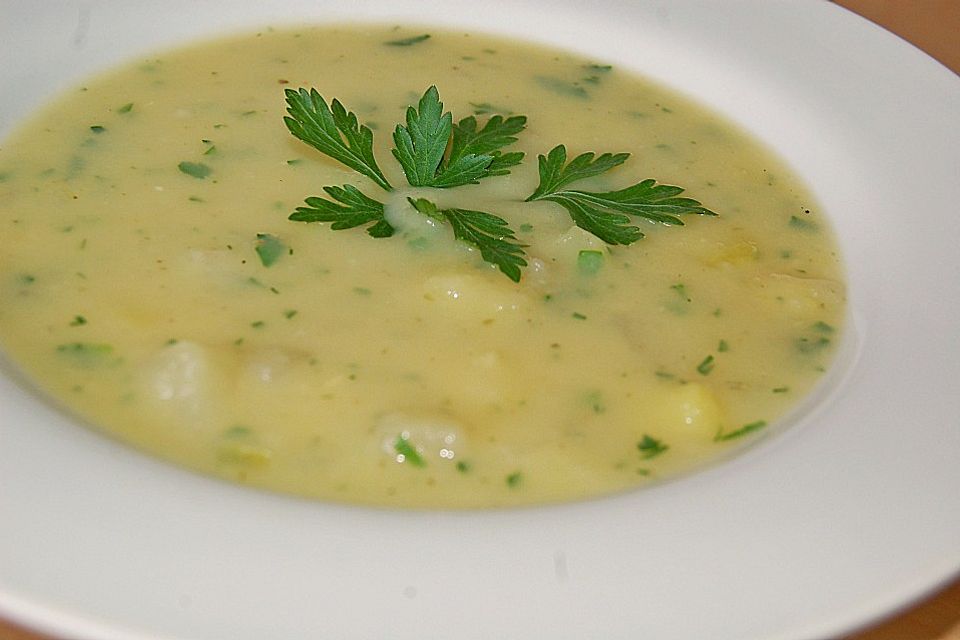 Kohlrabi-Petersilien-Suppe Kohlrabi-Petersilien-Suppe