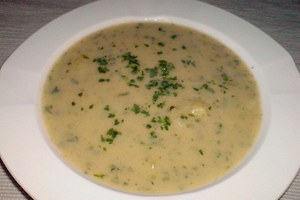 Kohlrabi-Petersilien-Suppe Kohlrabi-Petersilien-Suppe