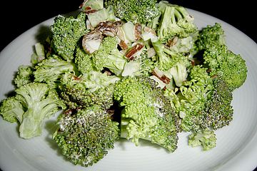 Brokkolisalat
