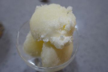 Zitroneneis mit Limoncello