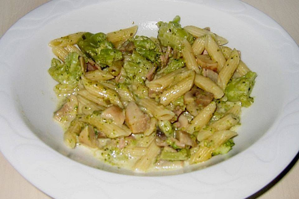 Pasta mit Schinken - Gemüse - Sauce