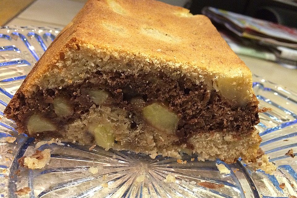 Bananenkuchen mit Schokotouch und Apfelstückchen