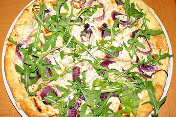 Weisse Pizza Mit Steinpilz Gorgonzola Und Rucola Von Riviera Chefkoch