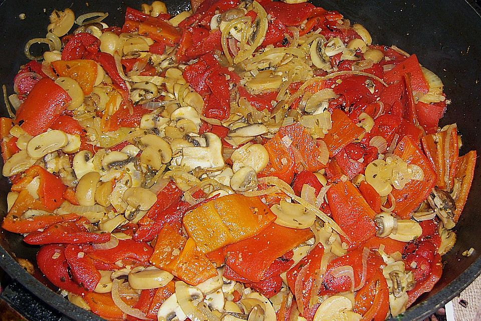 Zwiebel - Paprika - Champignon - Pfanne