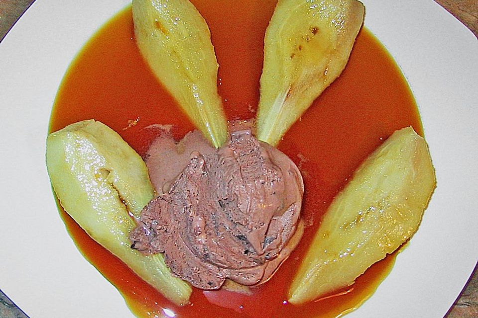 Birnen mit Schokoladeneis in Orangen - Karamellsauce