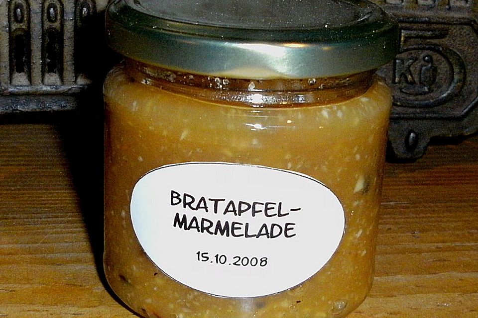 Bratapfelmarmelade mit Rosinen und Zimt