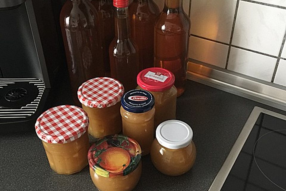 Bratapfelmarmelade mit Rosinen und Zimt