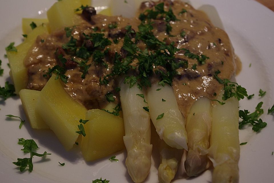 Spargel nach Art Carbonara mit heurigen Kartoffeln