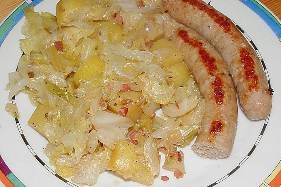 Bratwurst - Kartoffelpfanne mit Kohl