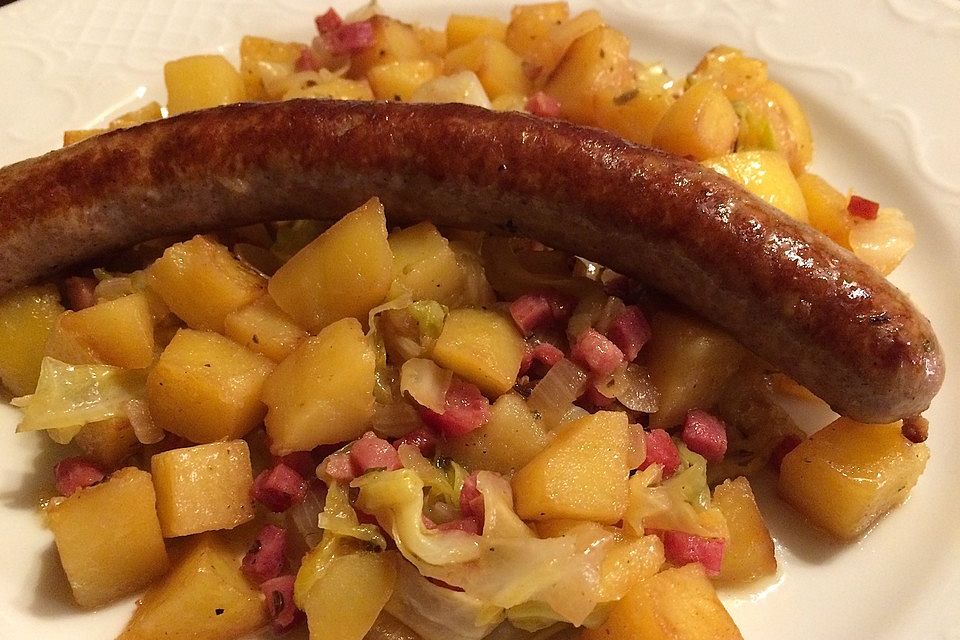 Bratwurst - Kartoffelpfanne mit Kohl