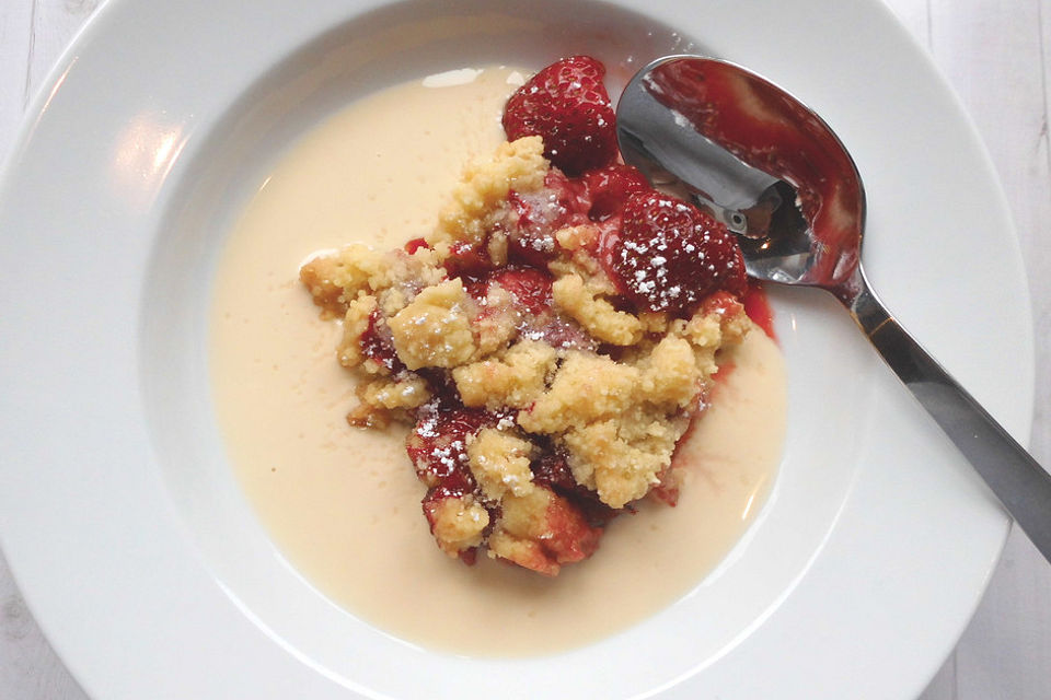 Erdbeer Crumble