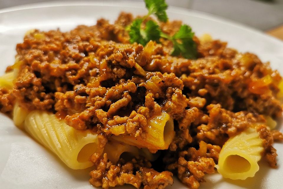 Nudeln mit leckerer Tomaten - Hackfleisch - Sauce von Thomas