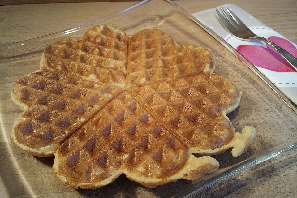 Maisgrieß - Pfannküchlein mit Sauerkirschen