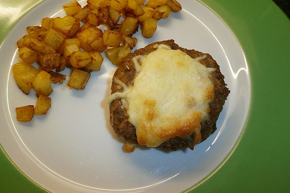 Hackfleischnester mit Gouda - Tomaten - Füllung