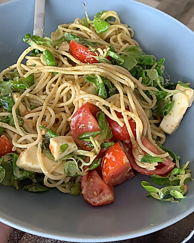 Spaghetti - Feldsalat mit Tomate und Balsamico