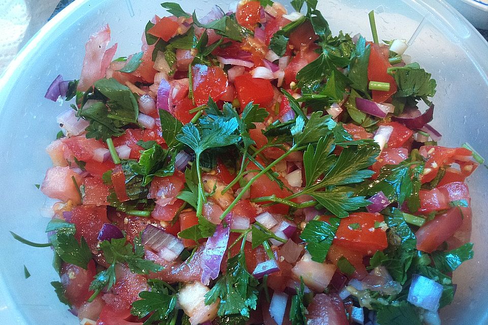 Petersilien-Tomaten-Salat auf Taboulé-Art