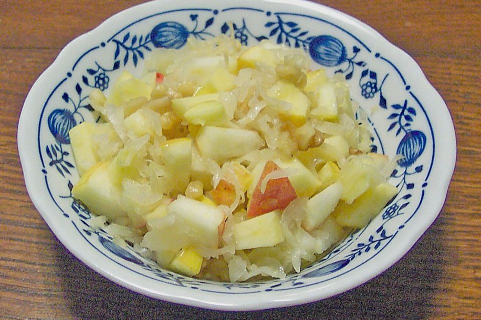 Fruchtiger Sauerkrautsalat