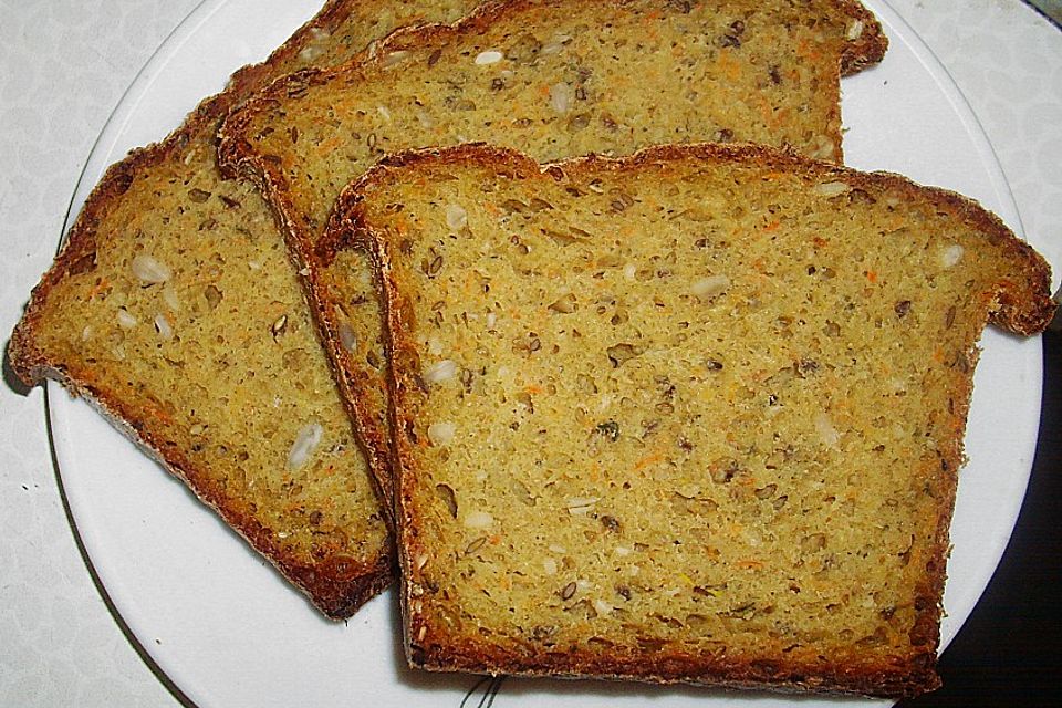 Möhren - Zucchini - Brot