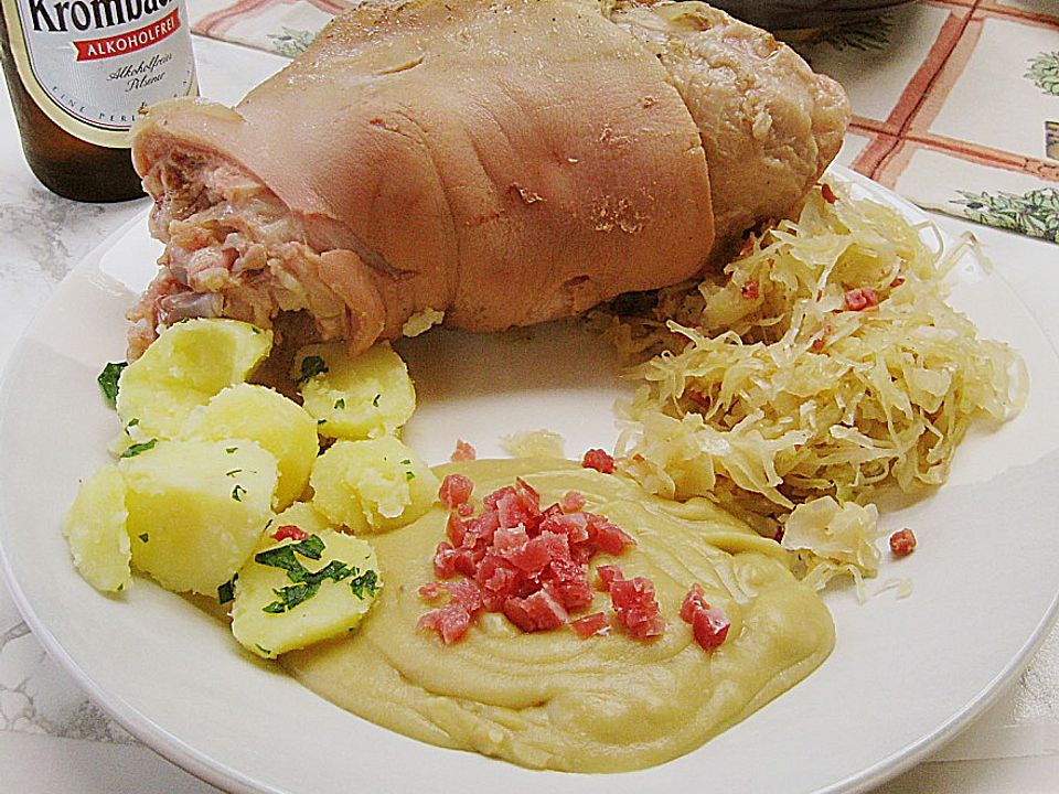 Berliner Eisbein mit Sauerkraut und Erbspüree von waldgeist17| Chefkoch