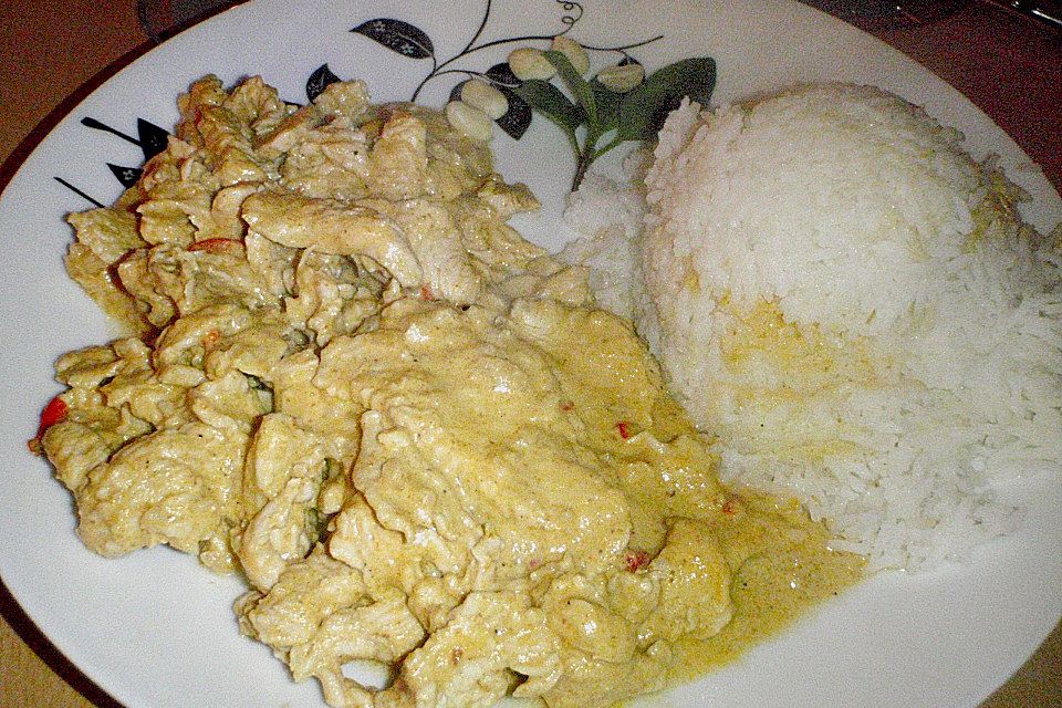 Dickes Thai - Hühnercurry mit Erdnusssauce