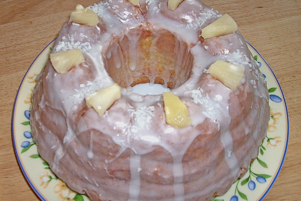 Ananas - Marzipan - Kokos- Gugelhupf