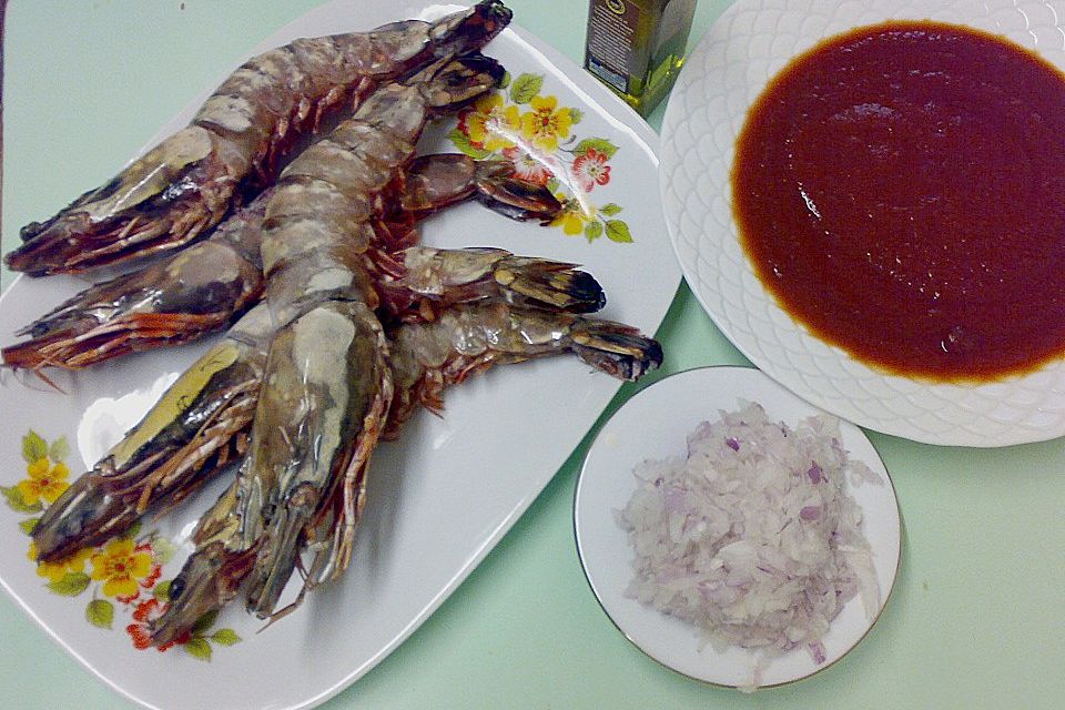 Riesengarnelen in Tomatensauce mit Spaghetti