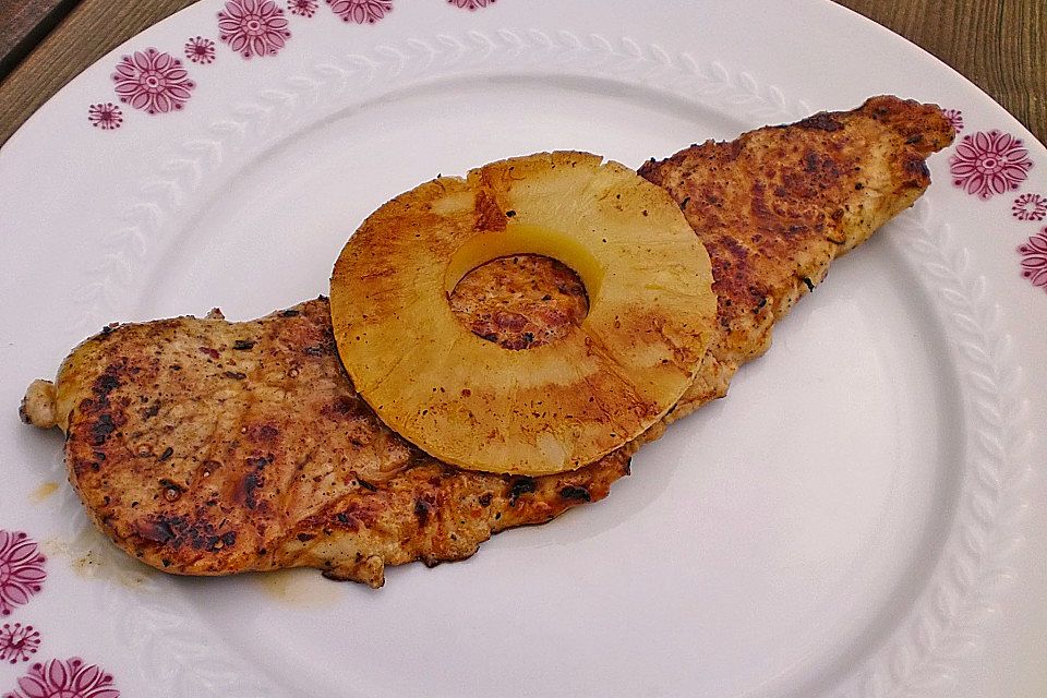 Putensteaks mit frischer, gegrillter Ananas