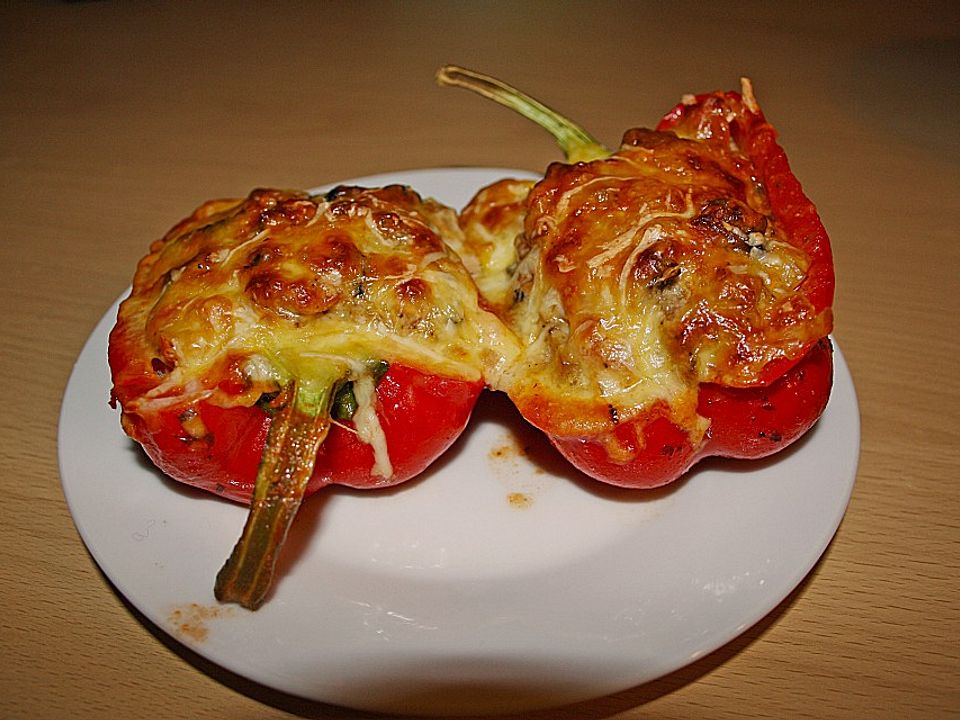 Gefüllte Paprika vegetarisch von Tschessae | Chefkoch