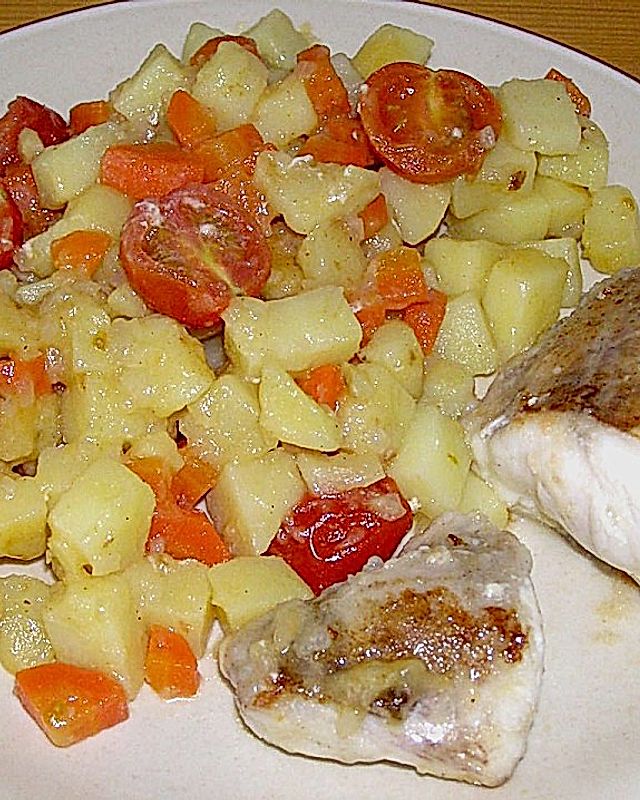 Seeteufel mit Kartoffeln und Gemüse