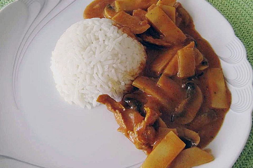 Thailändisches Putencurry mit Kokos