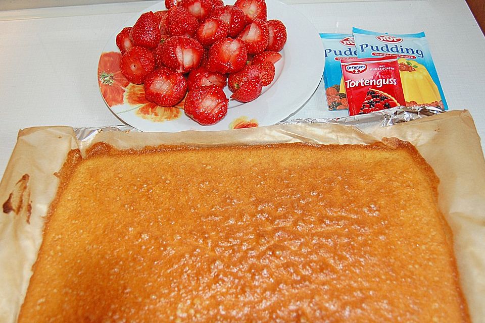 Erdbeerkuchen mit Vanillepudding