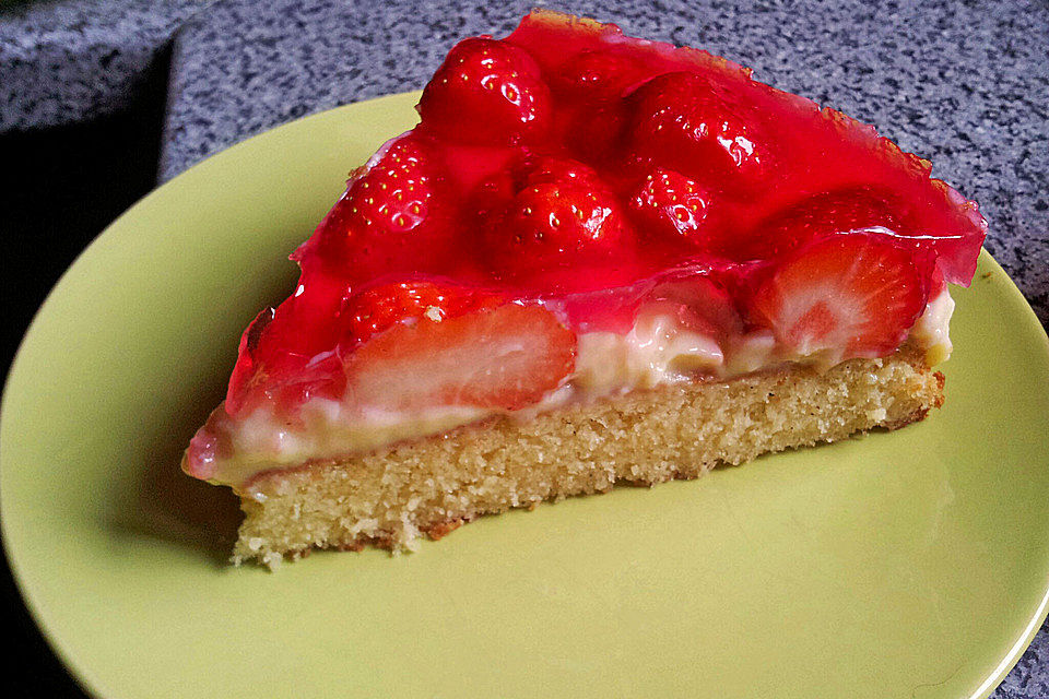 Erdbeerkuchen mit Vanillepudding