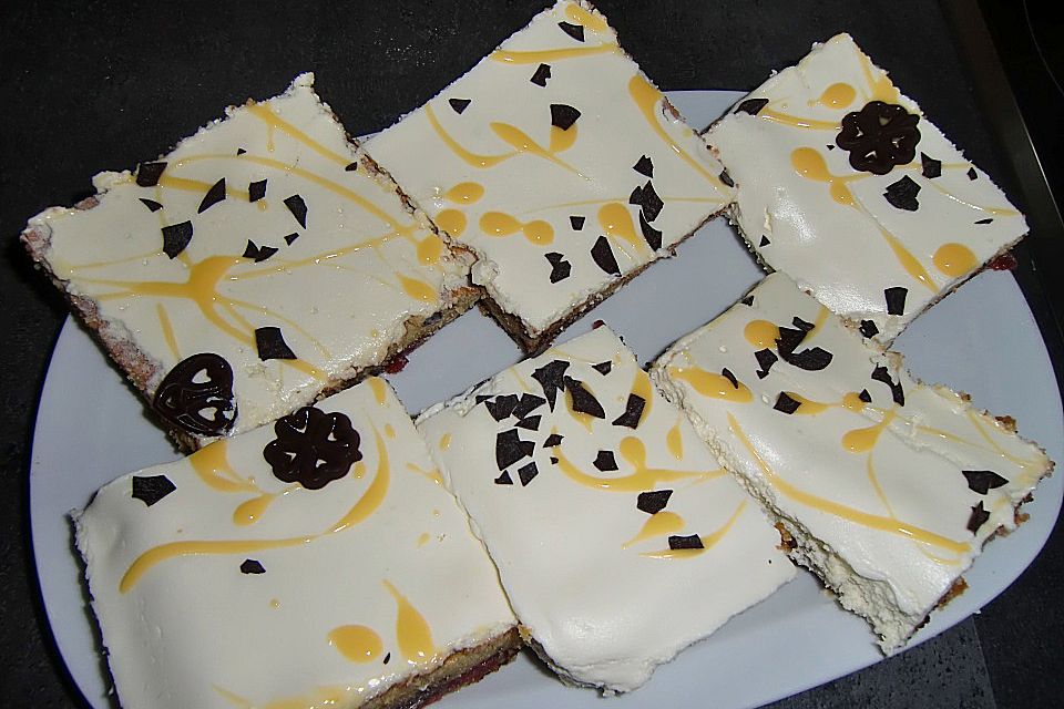 Kirsch - Eierlikör - Blechkuchen mit Schmand - Sahne