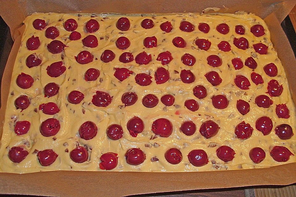 Kirsch - Eierlikör - Blechkuchen mit Schmand - Sahne