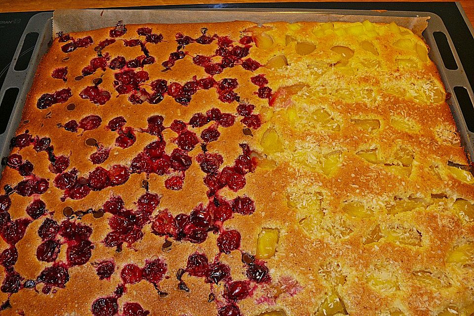 Kirsch - Eierlikör - Blechkuchen mit Schmand - Sahne