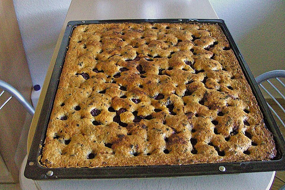 Kirsch - Eierlikör - Blechkuchen mit Schmand - Sahne