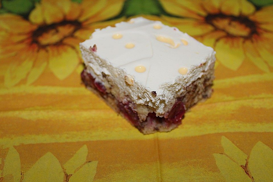 Kirsch - Eierlikör - Blechkuchen mit Schmand - Sahne