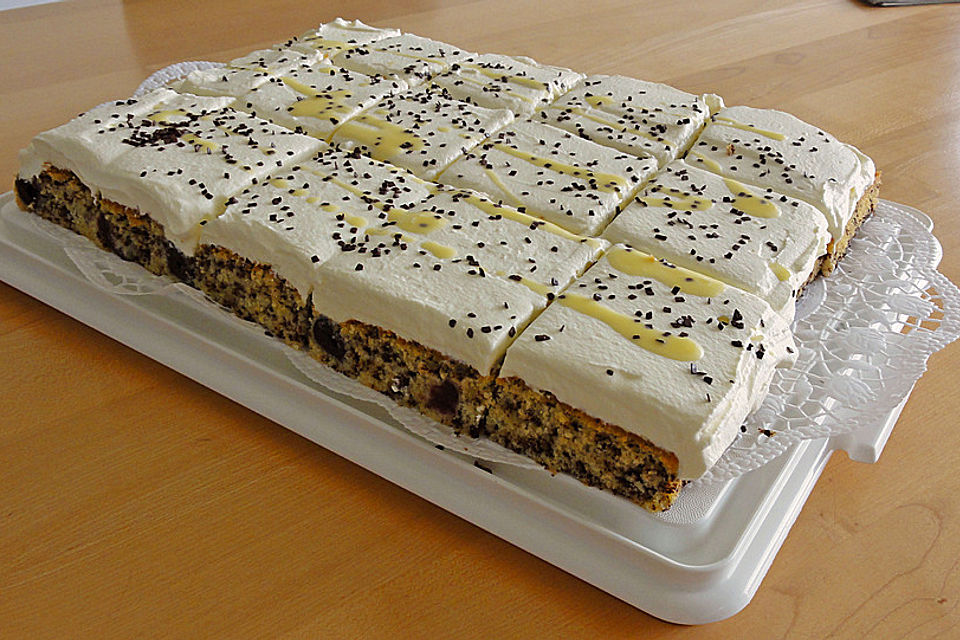 Kirsch - Eierlikör - Blechkuchen mit Schmand - Sahne